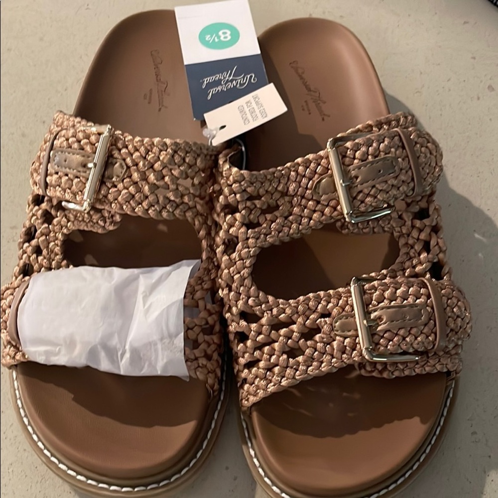 Universal Thread Braided Tan Buckle Sandals food bed NWT